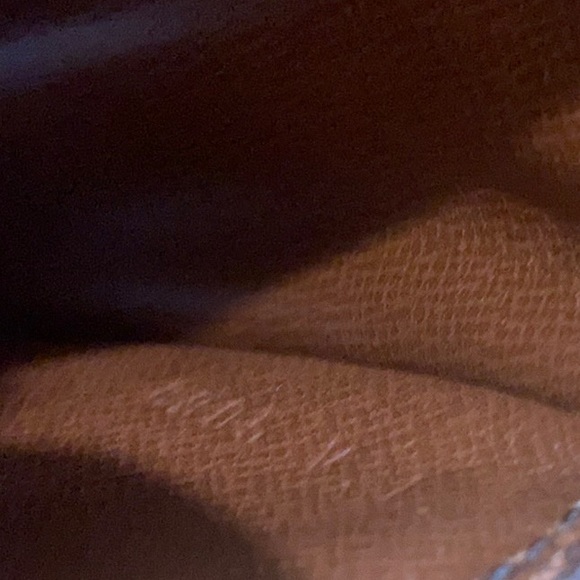 Authentic Mini Louis Vuitton Saint Cloud Crossbody - Picture 16 of 16